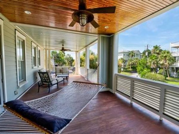 Spacious Five Bedroom Vacation Rental in Isle of Palms