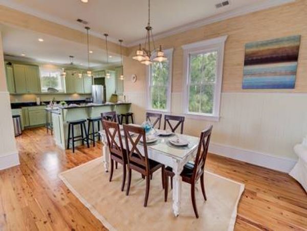 Spacious Five Bedroom Vacation Rental in Isle of Palms