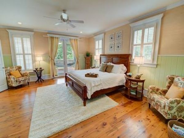 Spacious Five Bedroom Vacation Rental in Isle of Palms
