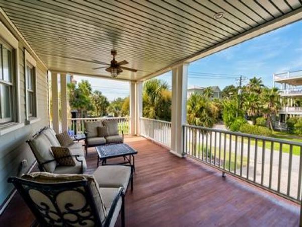 Spacious Five Bedroom Vacation Rental in Isle of Palms