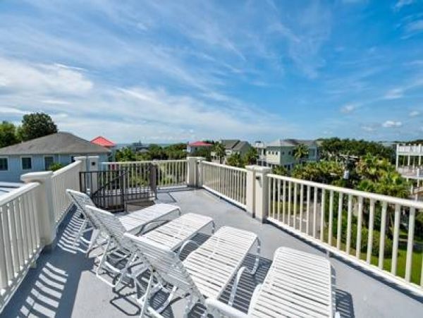 Spacious Five Bedroom Vacation Rental in Isle of Palms