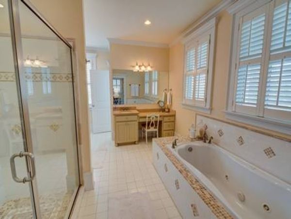 Spacious Five Bedroom Vacation Rental in Isle of Palms