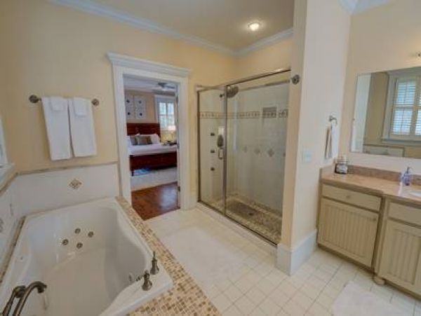 Spacious Five Bedroom Vacation Rental in Isle of Palms