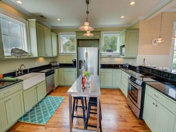 Spacious Five Bedroom Vacation Rental in Isle of Palms