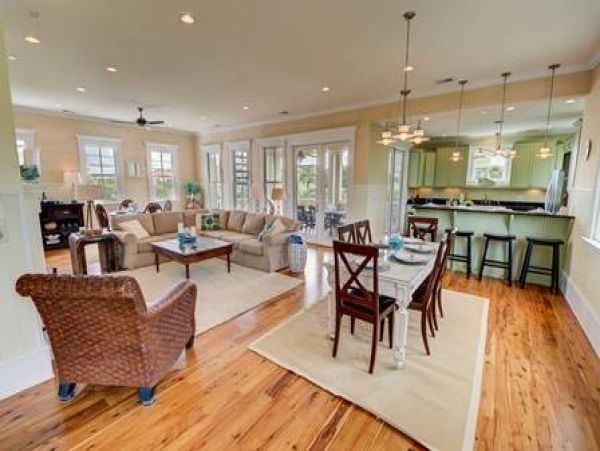 Spacious Five Bedroom Vacation Rental in Isle of Palms