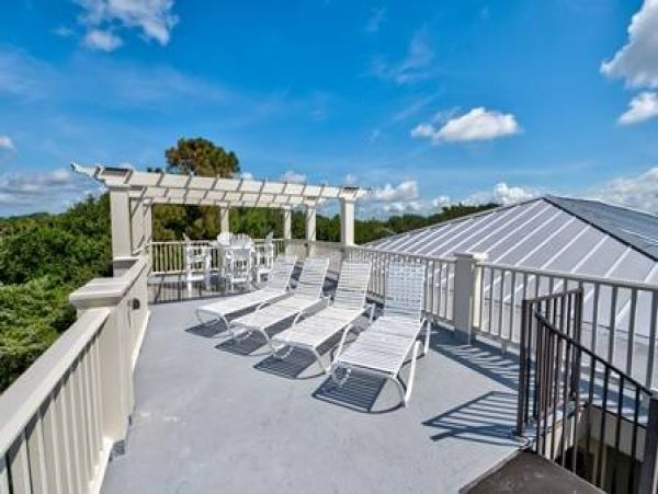 Spacious Five Bedroom Vacation Rental in Isle of Palms