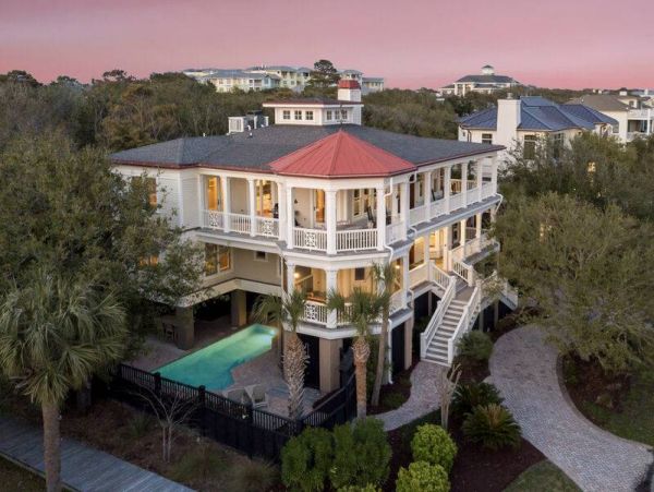 Beach Views Exceptional Interior Isle of Pine Vacation Home