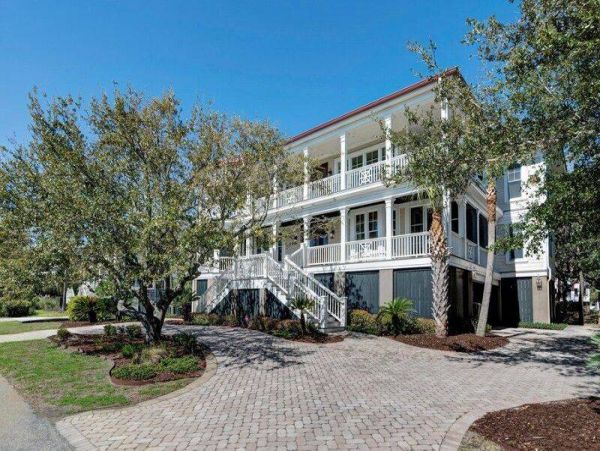 Beach Views Exceptional Interior Isle of Pine Vacation Home