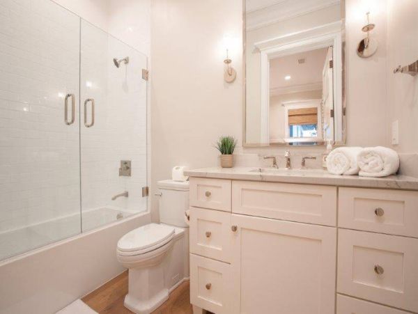 Luxury 5 Bedroom Vacation Getaway Short Walk to Beach