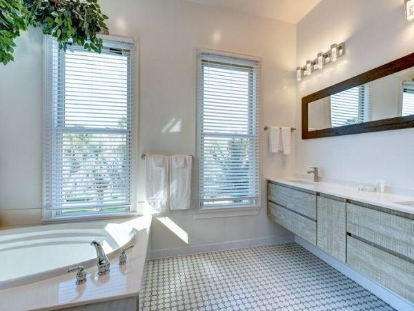 Oceanfront Isle of Palms Vacation Home Sleeps Twenty Guests