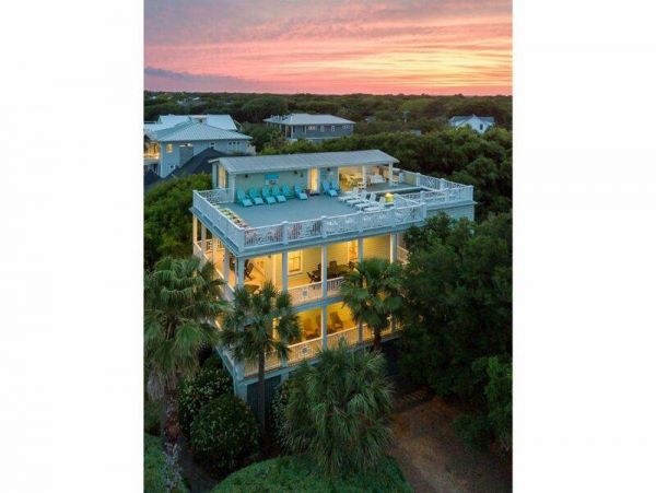 9 Bedroom Beach Home With Rooftop Pool!