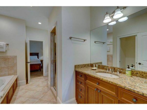 9 Bedroom Beach Home With Rooftop Pool!