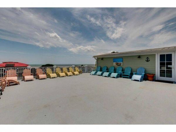 9 Bedroom Beach Home With Rooftop Pool!
