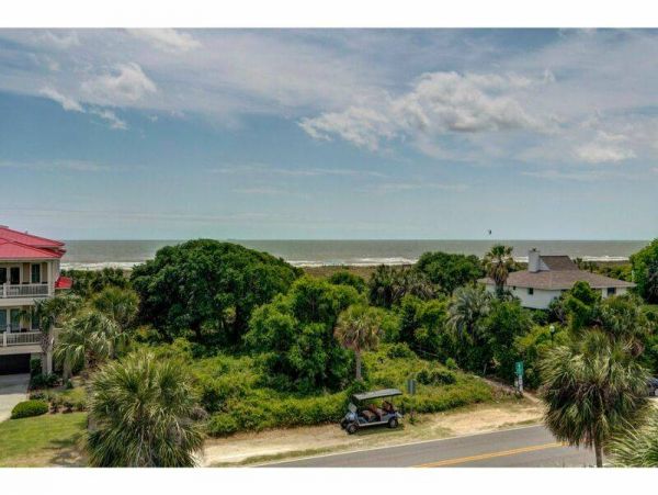 9 Bedroom Beach Home With Rooftop Pool!
