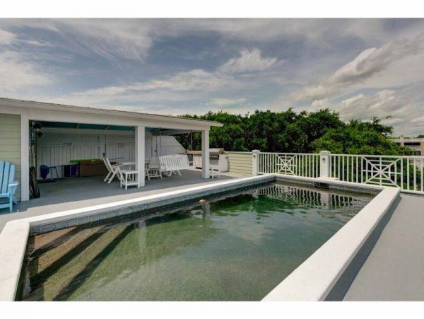 9 Bedroom Beach Home With Rooftop Pool!