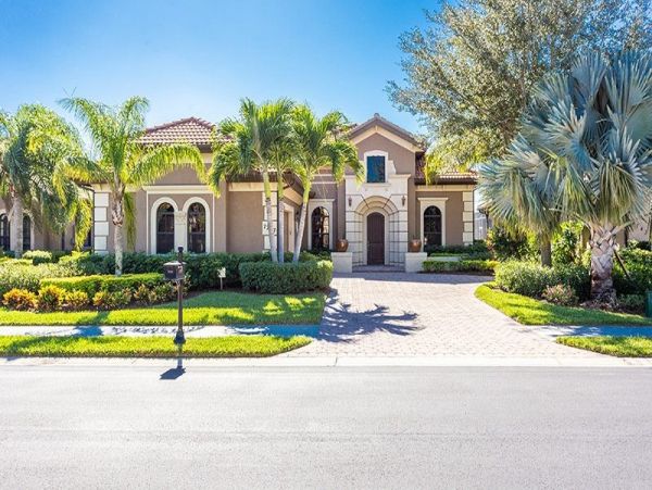 Naples Home 1019792
