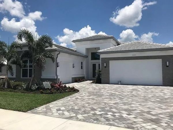 Naples Home 1019795