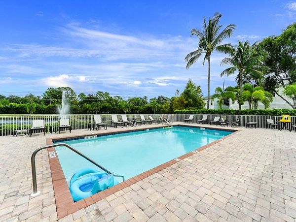 Naples Condo 1019796