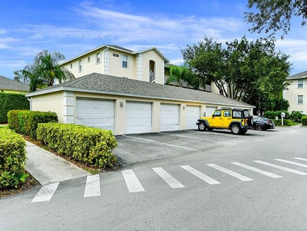 Naples Condo 1019796