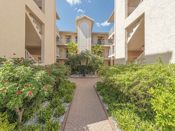 Naples Condo 1019797