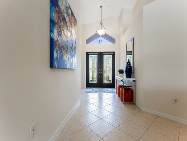 Naples Home 1019800