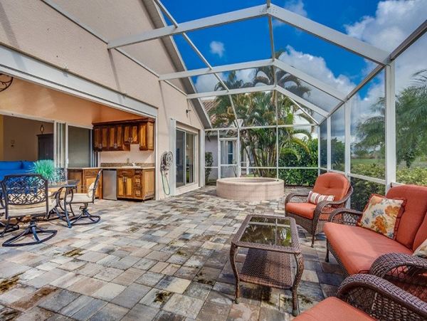 Naples Home 1019800