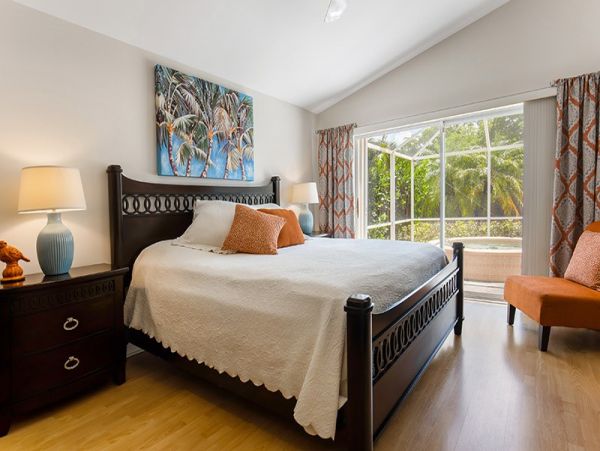 Naples Home 1019800