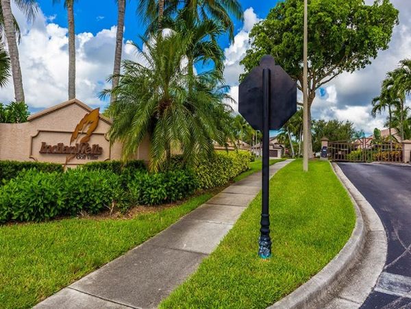 Naples Home 1019800