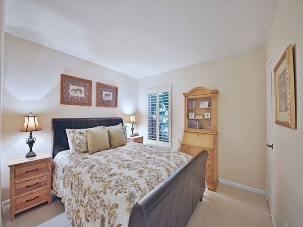 Naples Condo 1019803