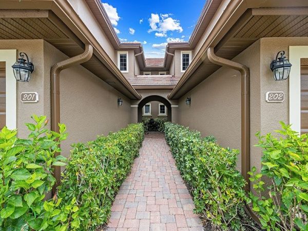 Naples Condo 1019805