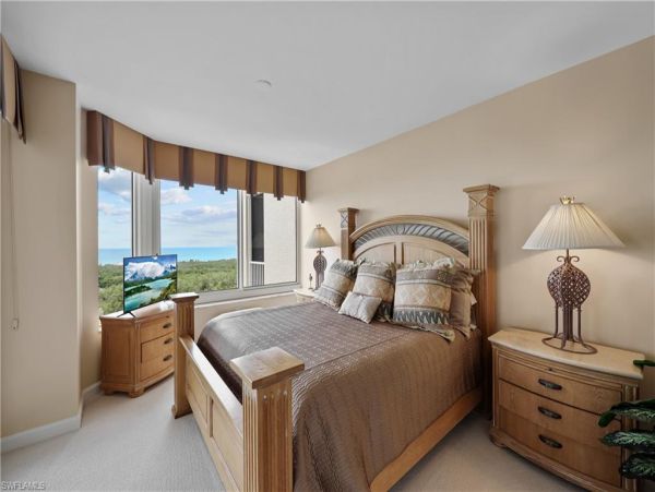 Elegant Gulf-View Condo in Naples with Stunning Views