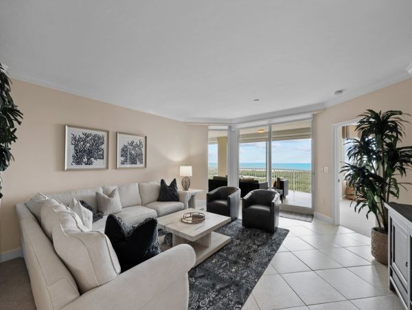 Elegant Gulf-View Condo in Naples with Stunning Views