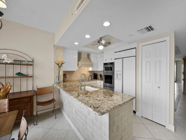 Elegant Gulf-View Condo in Naples with Stunning Views