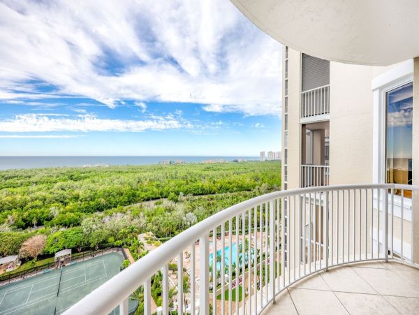 Elegant Gulf-View Condo in Naples with Stunning Views