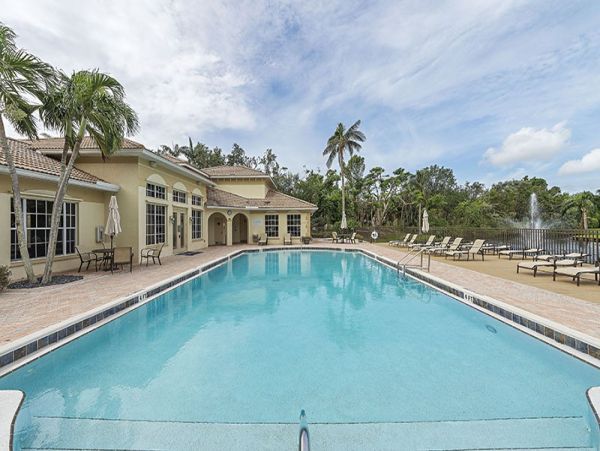 Naples Condo 1019807