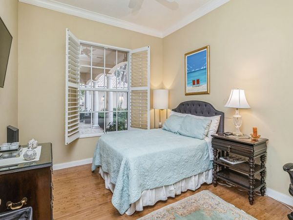 Naples Home 1019809