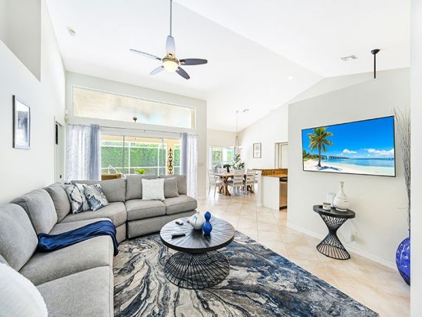 Naples Home 1019810