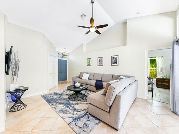 Naples Home 1019810