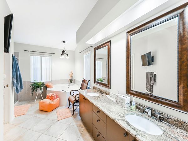 Naples Home 1019810