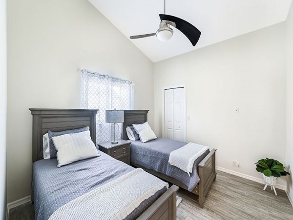 Naples Home 1019810