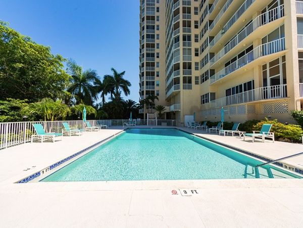 Naples Condo 1019811