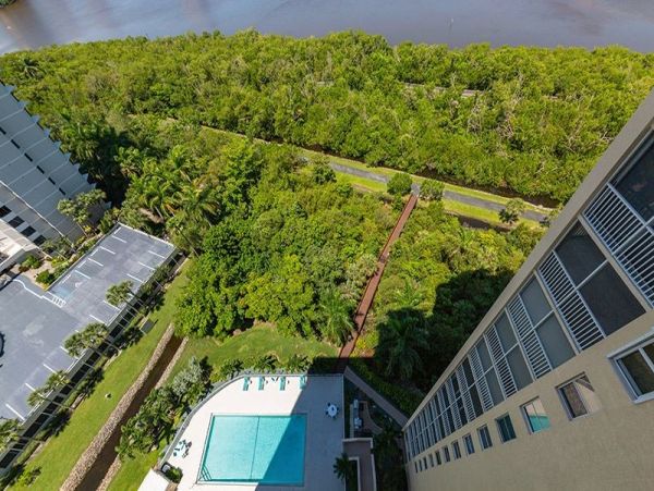 Naples Condo 1019811