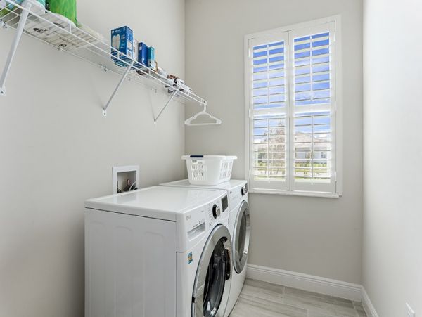 Naples Home 1019816