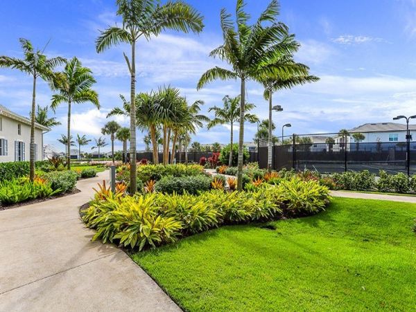 Naples Home 1019816