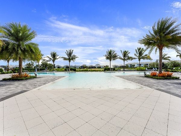 Naples Home 1019816