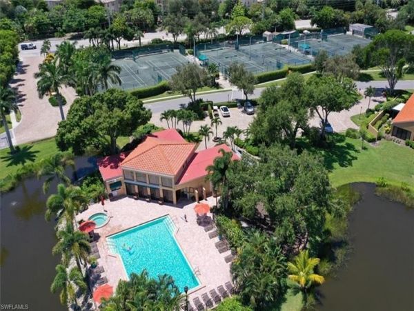 Naples Condo 1019817