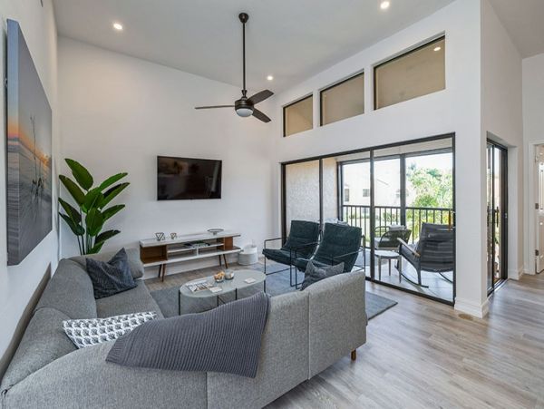 Naples Condo 1019817