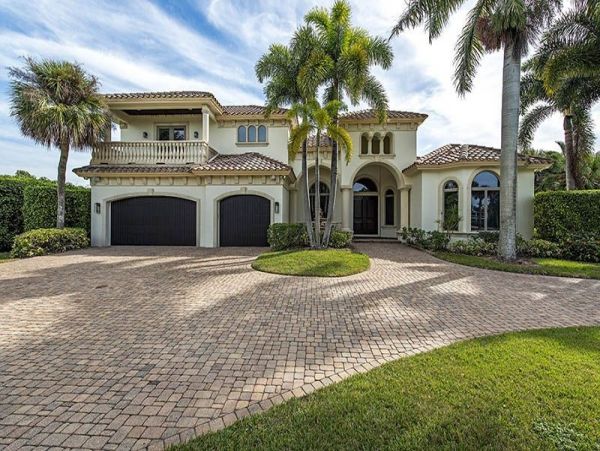 Gorgeous Vacation Home in Naples with Private Pool and Hot Tub