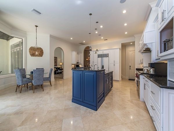 Gorgeous Vacation Home in Naples with Private Pool and Hot Tub