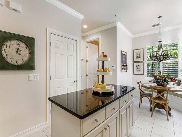 Naples Home 1019821